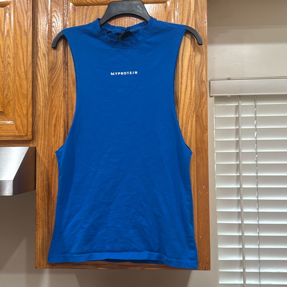 MEN’s MyProtein sleeveless workout tee size XS (34-36)